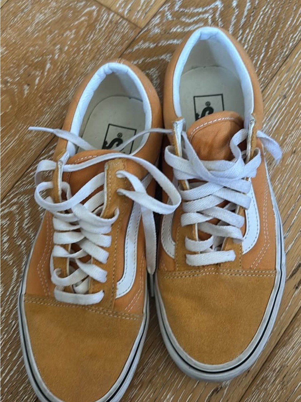 Vans Low-Top Sneakers in Mustard and White
